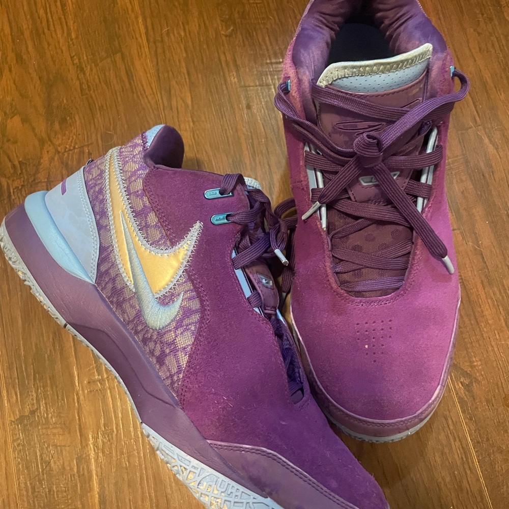 Nike men’s Vibrant Purple and Gold Sneakers